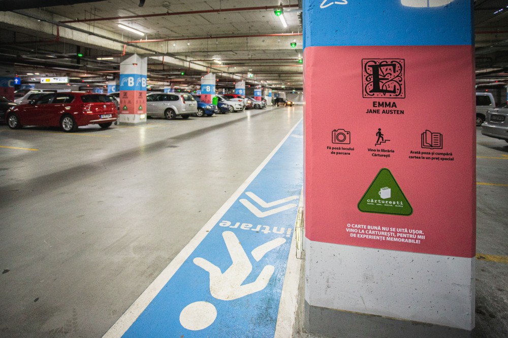 Parcarea subterană a centrului comercial, transformată cu ajutorul titlurilor celebre 